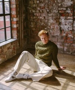 Knitwear Peregrine - Hudson Aran Jumper In Khaki