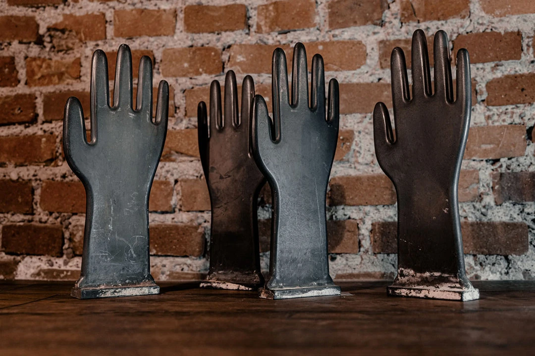 Antiques Industrial Black Ceramic Hand / Glove Mold Antiques&Collectibles 5 Antiques Industrial Black Ceramic Hand / Glove Mold Antiques&Collectibles